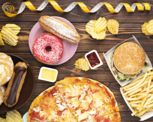 गलत खानपान से होने वाली 10 बड़ी बीमारियाँ: क्या आपकी थाली आपको बीमार कर रही है?